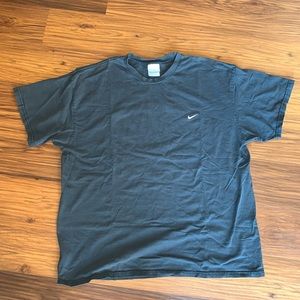 VINTAGE NIKE EMBROIDERED LOGO TEE